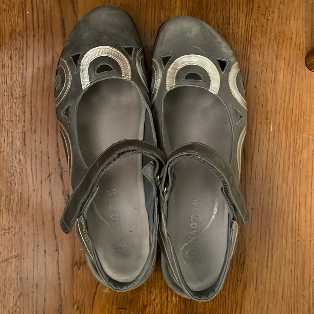 Naot Rongo Mary Jane with heel out. Size 41 (9 1/2) women’s leather shoes